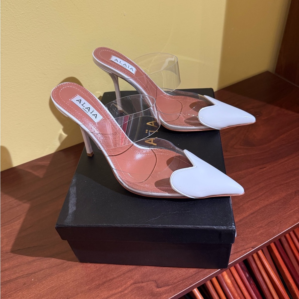 ALAIA Heart Mules In Patent Calfskin Size 7